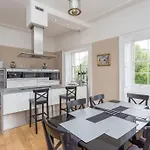 Prime Edinburgh City Centre - 4 Bed Penthouse