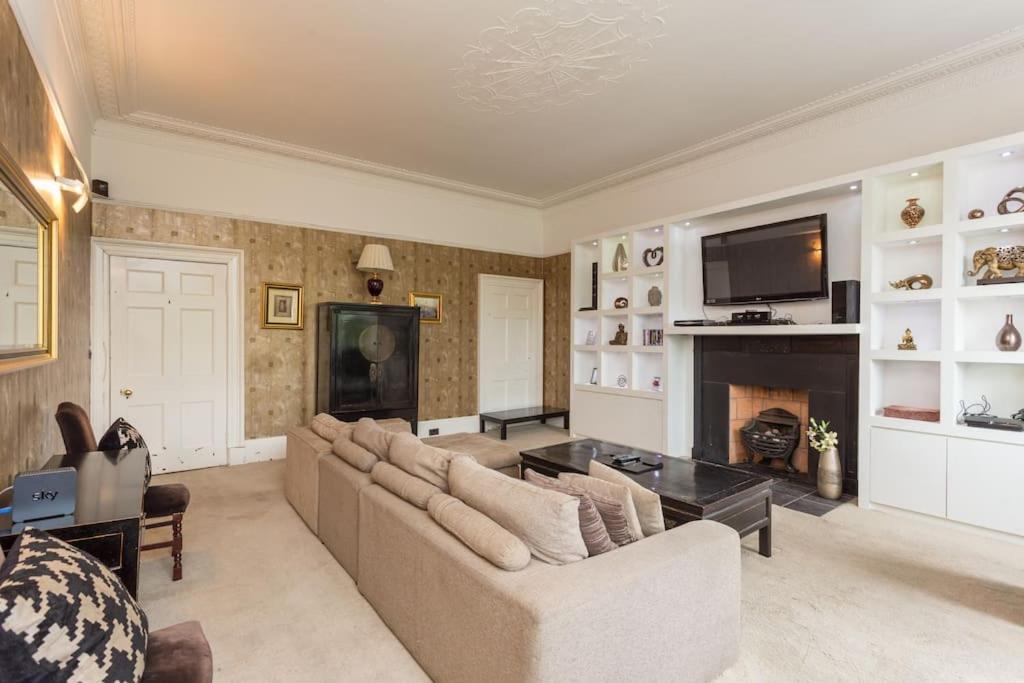 Prime Centre - 4 Bed Penthouse * Edinburgh