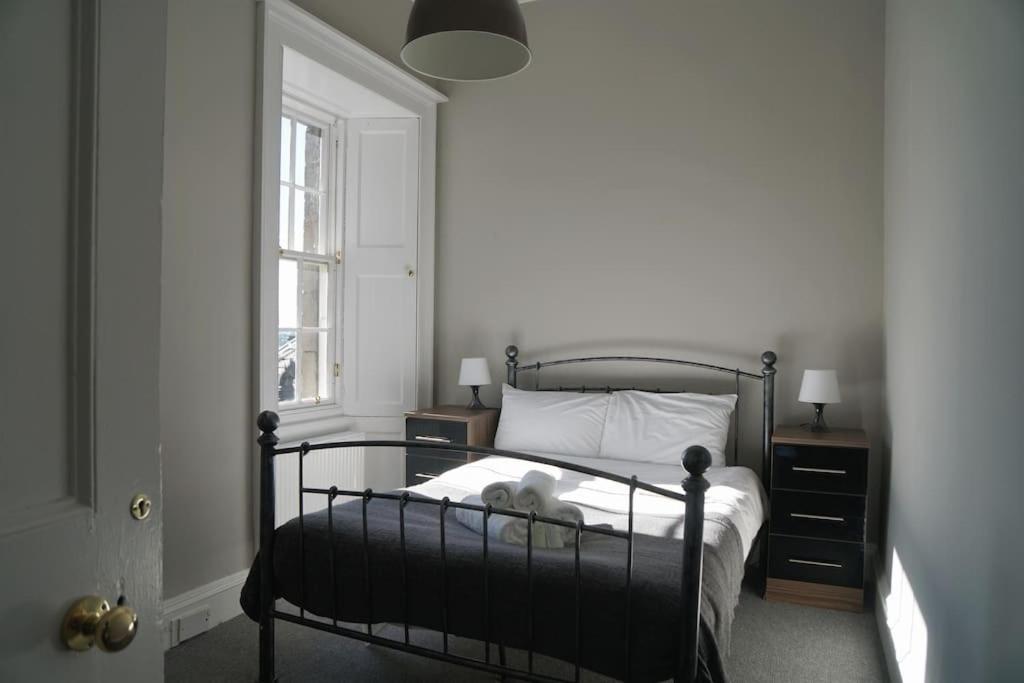 Prime Centre - 4 Bed Penthouse Appartement *