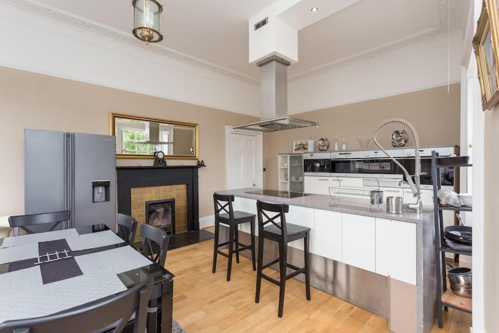 Prime Centre - 4 Bed Penthouse